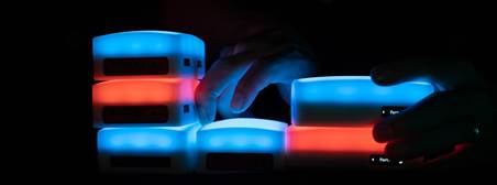 カード型マルチカラーLEDパネルライト「MC」